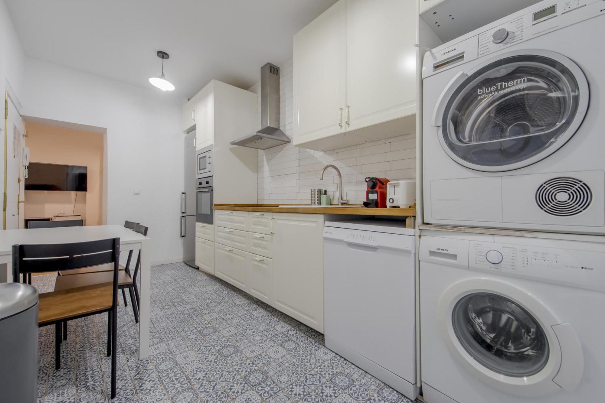 C-Cabeza Cool Apt Para 7 Al Lado De Tirso De Molina E1 Madrid Esterno foto